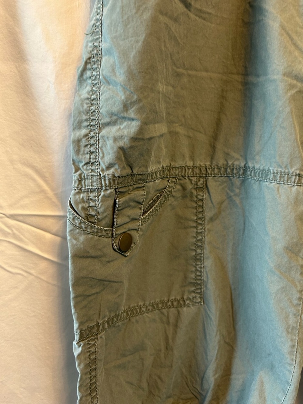 Lee Olive Green Woman’s Lower-Waist Capri - Picture 3 of 7